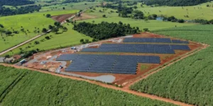 Usina Solar Deve Estar em Nome de Pessoa Física ou Jurídica? Entenda Qual é a Melhor Opção para Investir